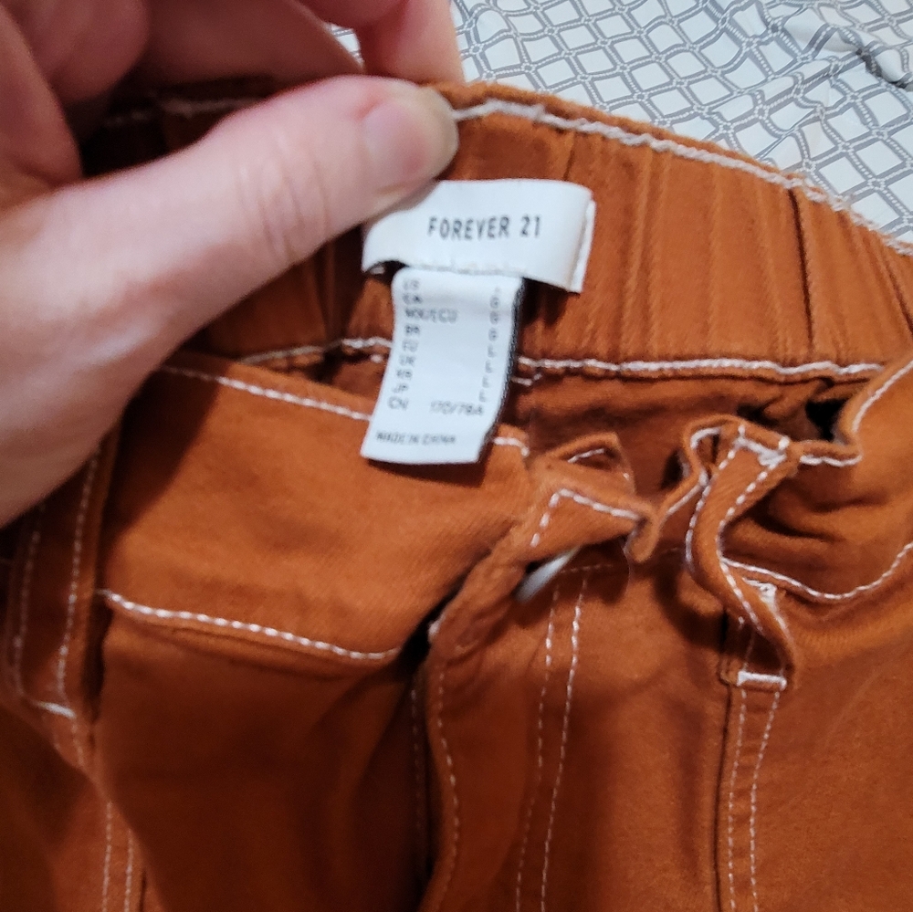 FOREVER 21 size LG burnt Denim pants ๐ oversized pockets, elastic button zip. - Picture 7 of 17